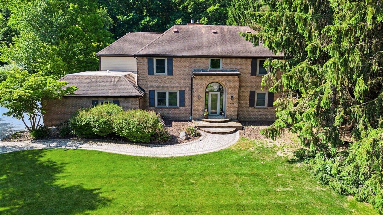 $750,000+