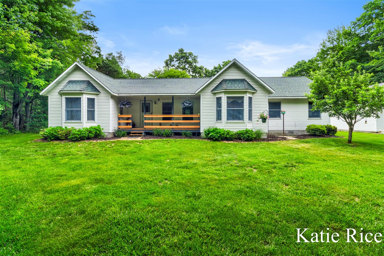 Homes for sale in Montague, MI | 9210 Lamos Rd, Montague, MI 49437 | MLS# 70539755