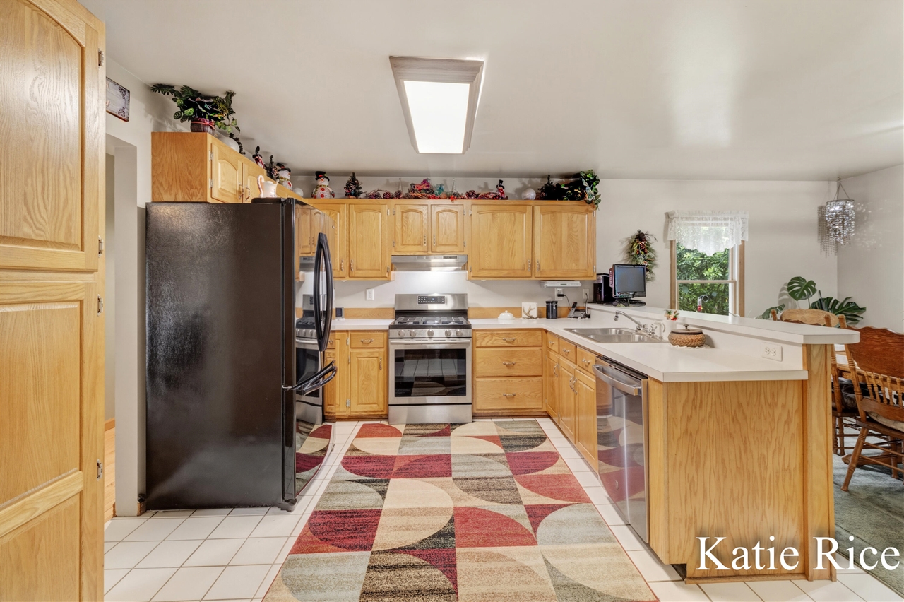 Homes for sale in Montague, MI | 9210 Lamos Rd, Montague, MI 49437 | MLS# 70539755