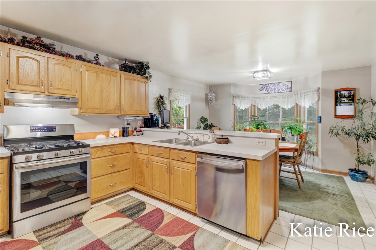 Homes for sale in Montague, MI | 9210 Lamos Rd, Montague, MI 49437 | MLS# 70539755