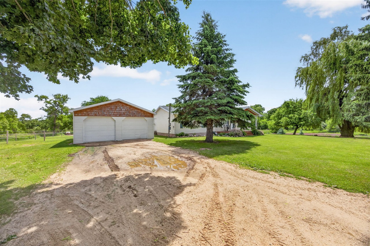 Homes for sale in Edmore, MI | 5110 N Cedar Lake Rd, Edmore, MI 48829 | MLS# 70539851