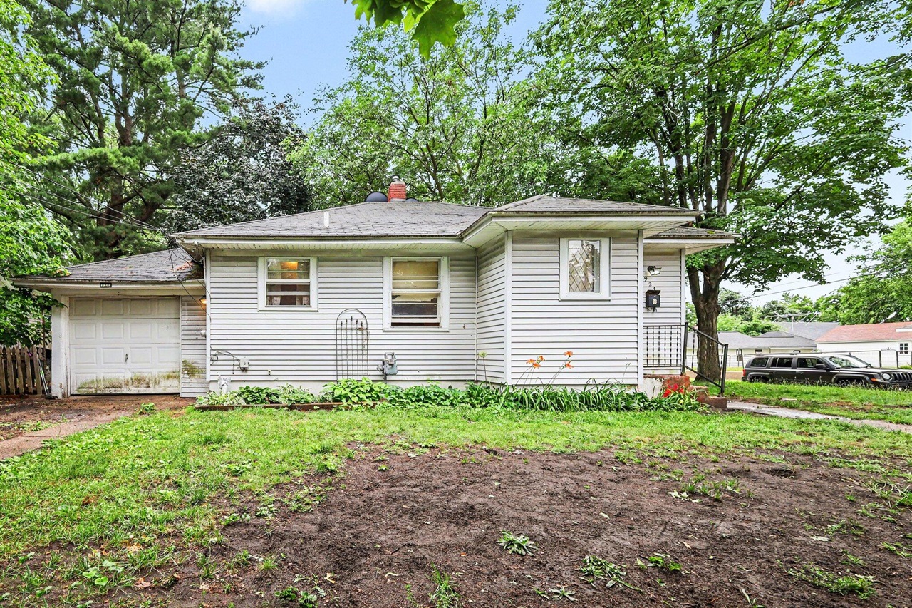 Homes for sale in Grand Rapids, MI | 924 Griggs St, Grand Rapids, MI 49507 | MLS# 70539939