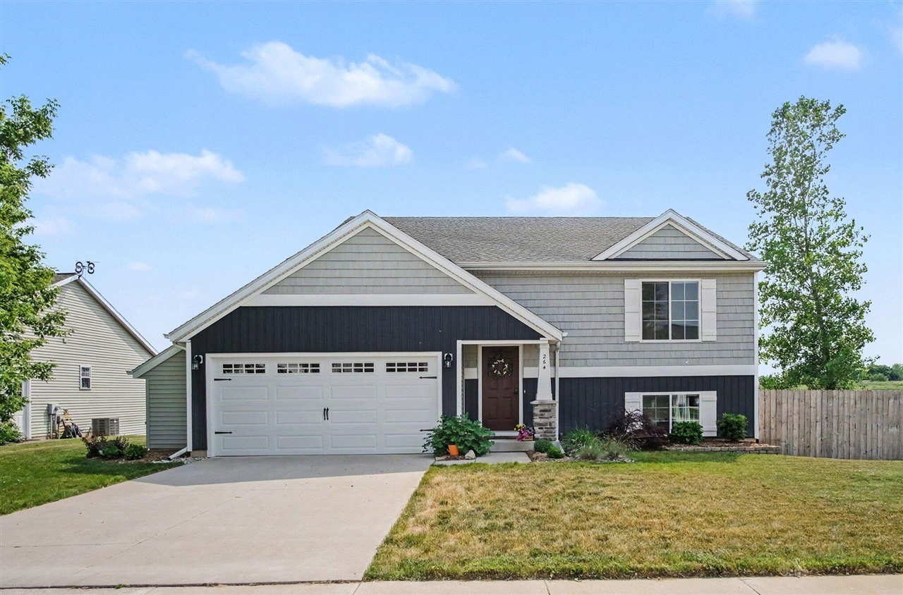 Homes for sale in Kent City, MI | 264 Vansen Dr, Kent City, MI 49330 | MLS# 70539983