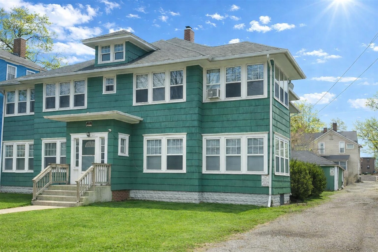2nd image of 504 506*** 1st St, Jackson, MI 49203 | MLS# 70540315