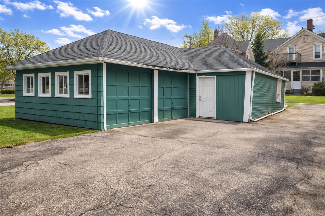 5th image of 504-506*** 1St St, Jackson, MI 49203 | MLS# 70540315