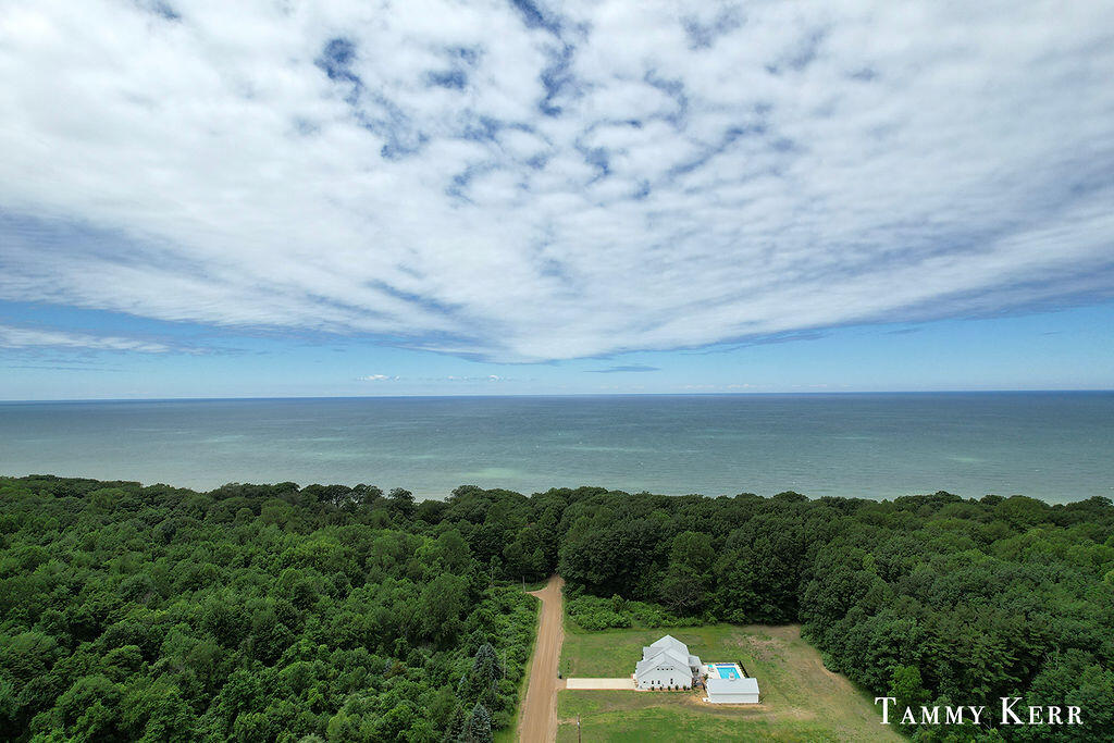 3rd image of 7067 118Th Ave, Fennville, MI 49408 | MLS# 70540365