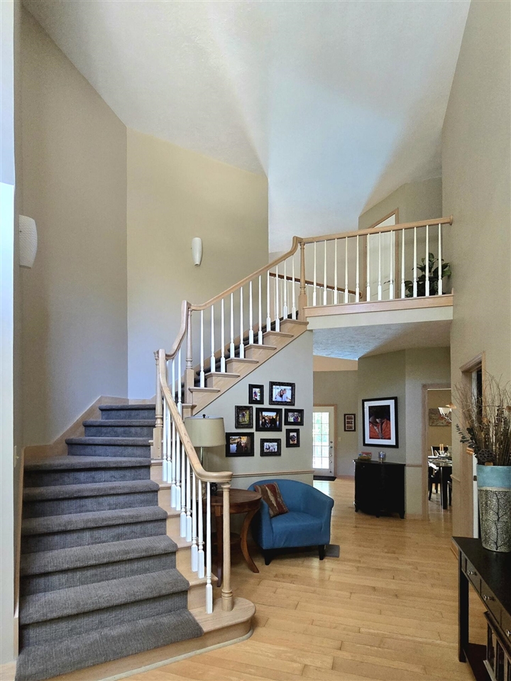 3rd image of 594 Springwood Dr, Kalamazoo, MI 49009 | MLS# 70540427