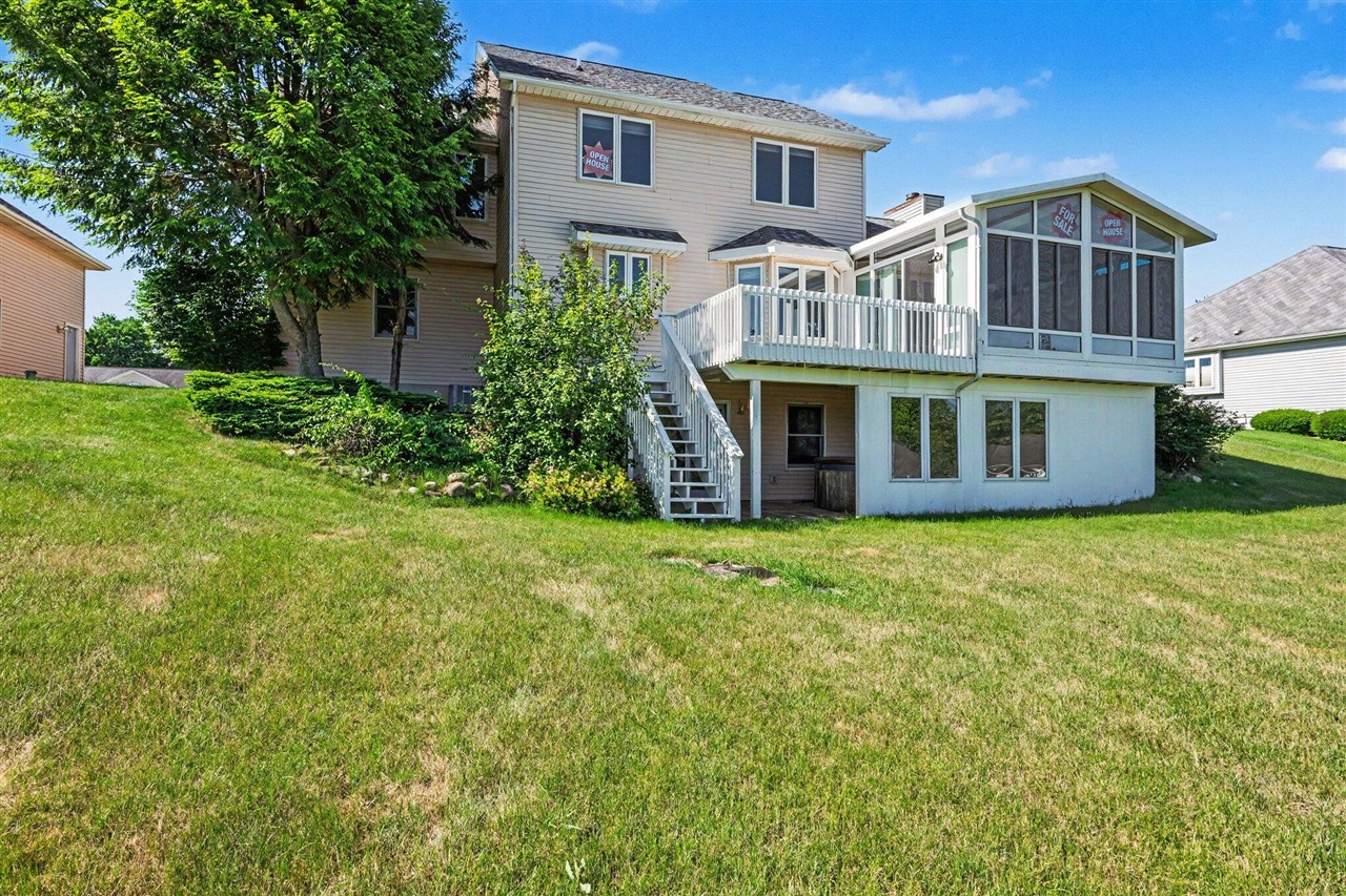 4th image of 14 Blue Stone Rdg, Battle Creek, MI 49014 | MLS# 70540504