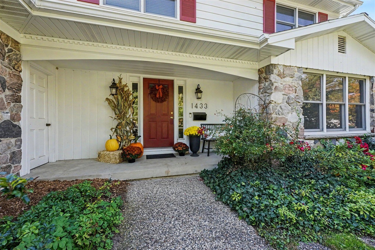 Single family home for sale at 1433 Sherwood Ave, Grand Rapids, MI 49506-5007 | MLS# 70540537