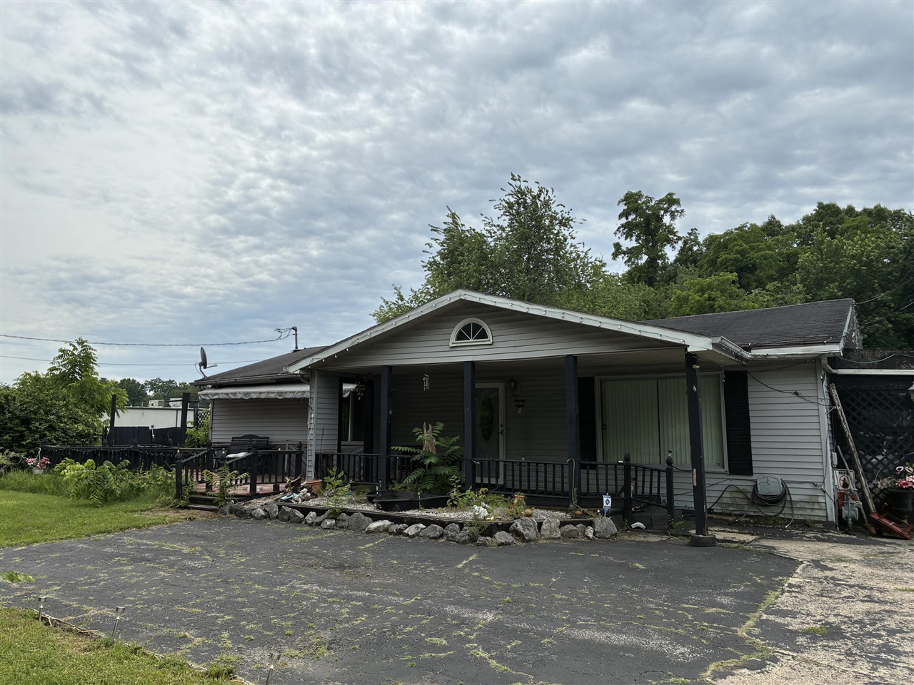 Homes for sale in Niles, MI | 528 Superior St, Niles, MI 49120 | MLS# 70540581