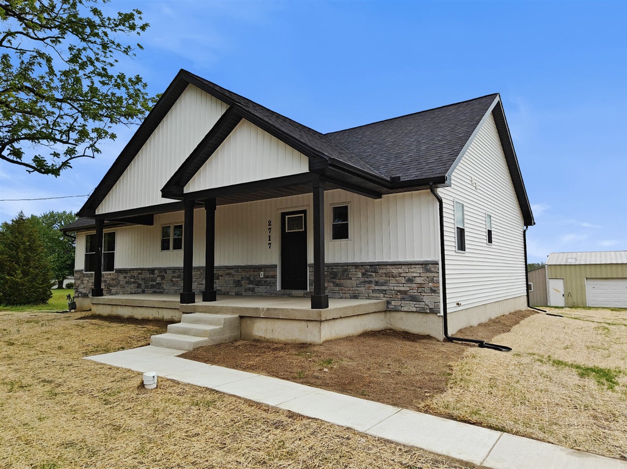 2nd image of 2717 Kerlikowske Rd, Benton Harbor, MI 49022 | MLS# 70540679