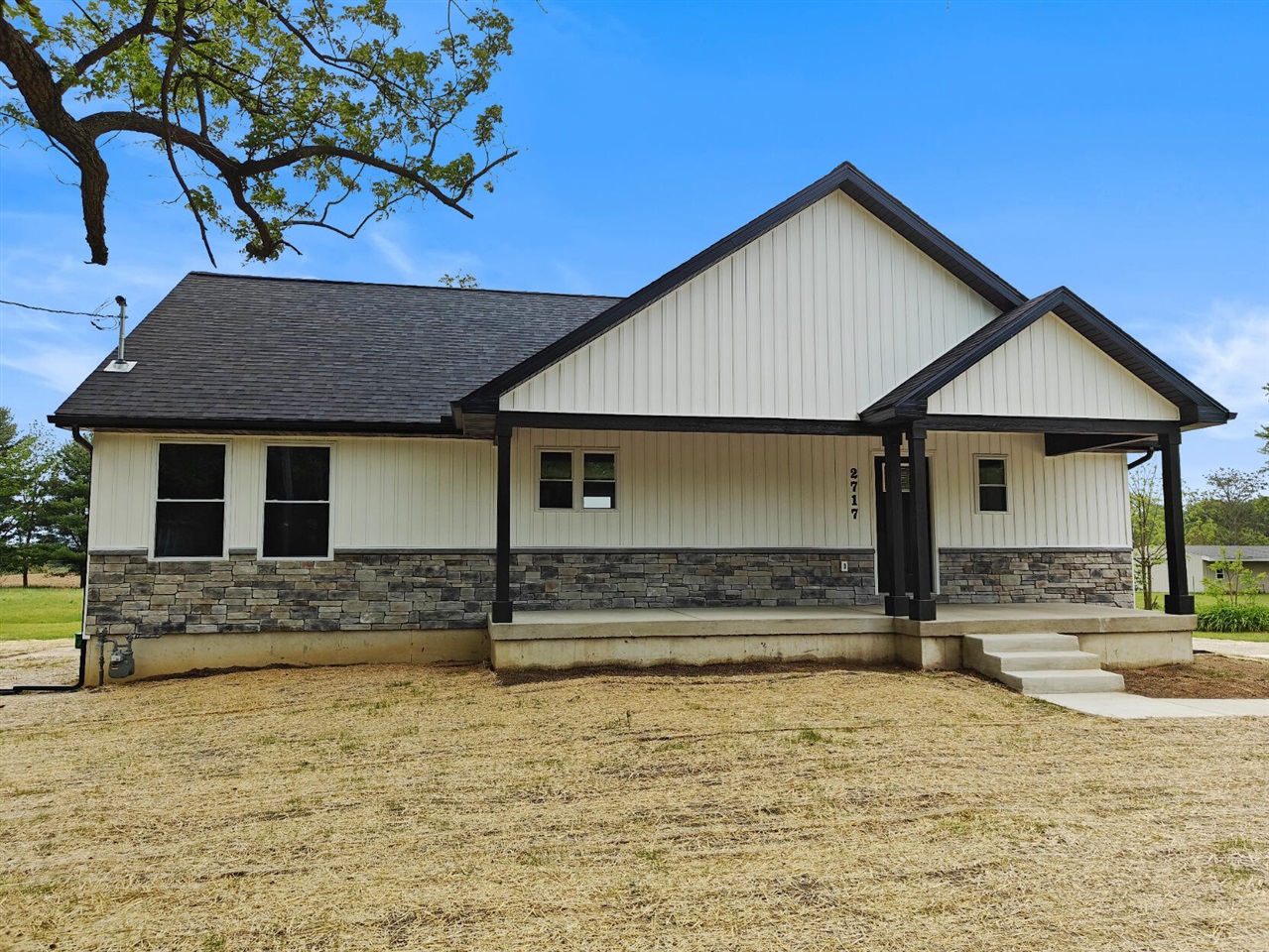 4th image of 2717 Kerlikowske Rd, Benton Harbor, MI 49022 | MLS# 70540679