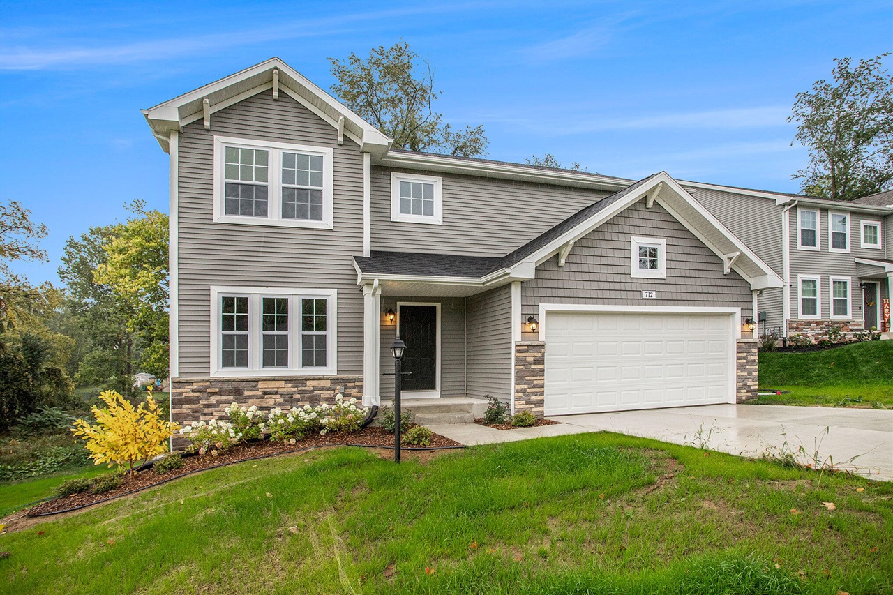 Photo 1 of Single family home for sale at 7964 Snow View Dr, Alto, MI 49302 | MLS# 70540715 | Listing updated on 2026-09-18