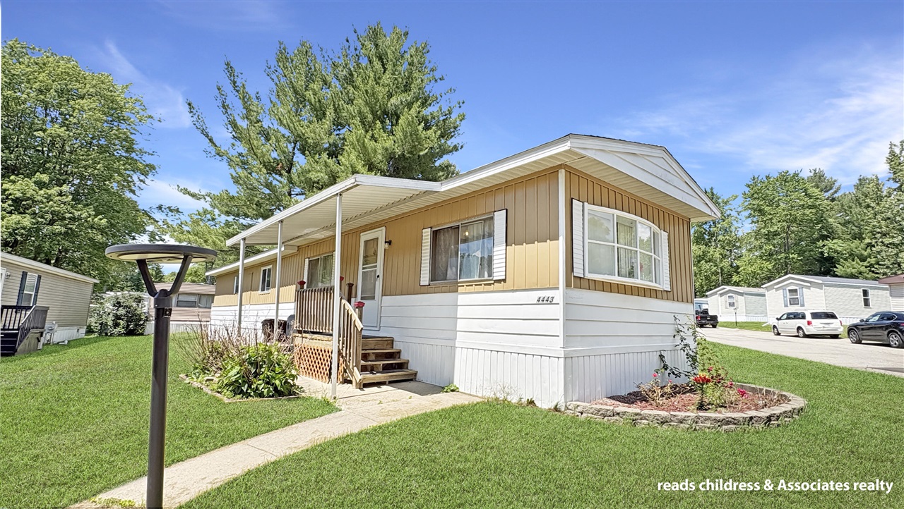 Homes for sale in Rockford, MI | 4443 Cedar Wood St, Rockford, MI 49341 | MLS# 70541029