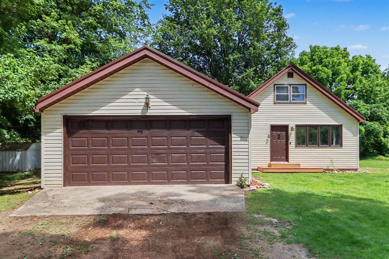 2nd image of 17626 S Fisher Lake Rd, Three Rivers, MI 49093 | MLS# 70541266