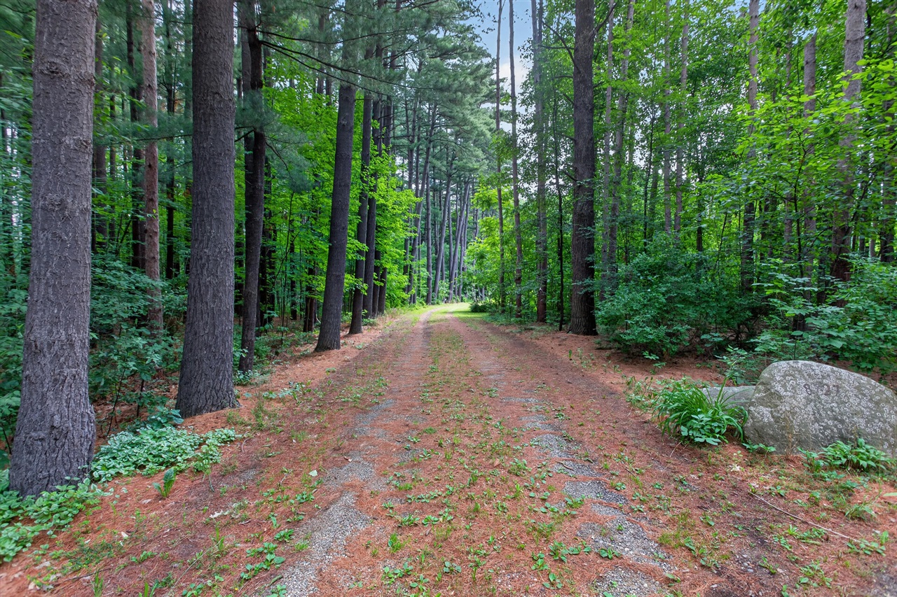 2nd image of 8727 Lansing Ave, Rives Junction, MI 49277 | MLS# 70541328