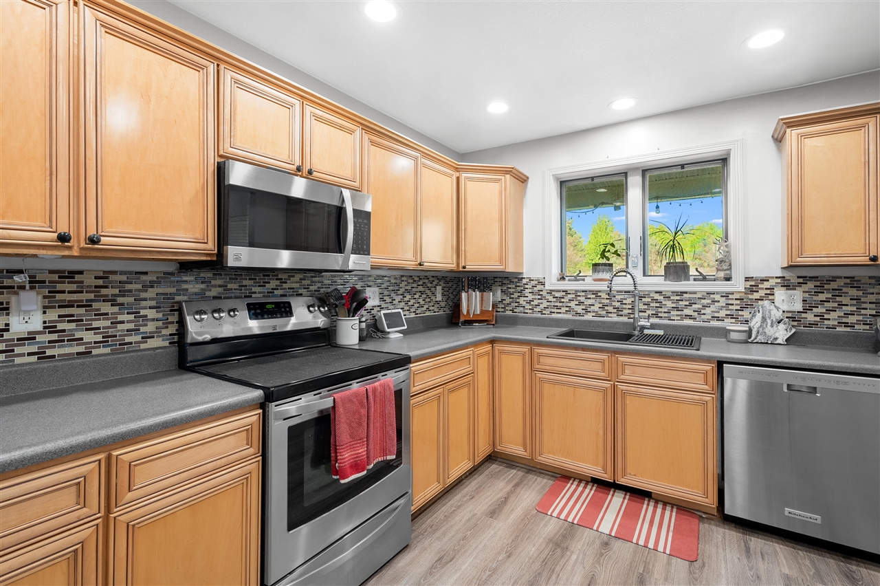 3rd image of 42083 40Th St, Paw Paw, MI 49079 | MLS# 70541408