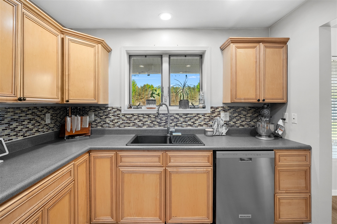 4th image of 42083 40Th St, Paw Paw, MI 49079 | MLS# 70541408
