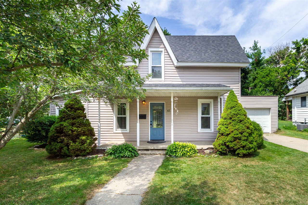 1st image of 65 Pleasant St, Oxford, MI 48371 | MLS# 70541437