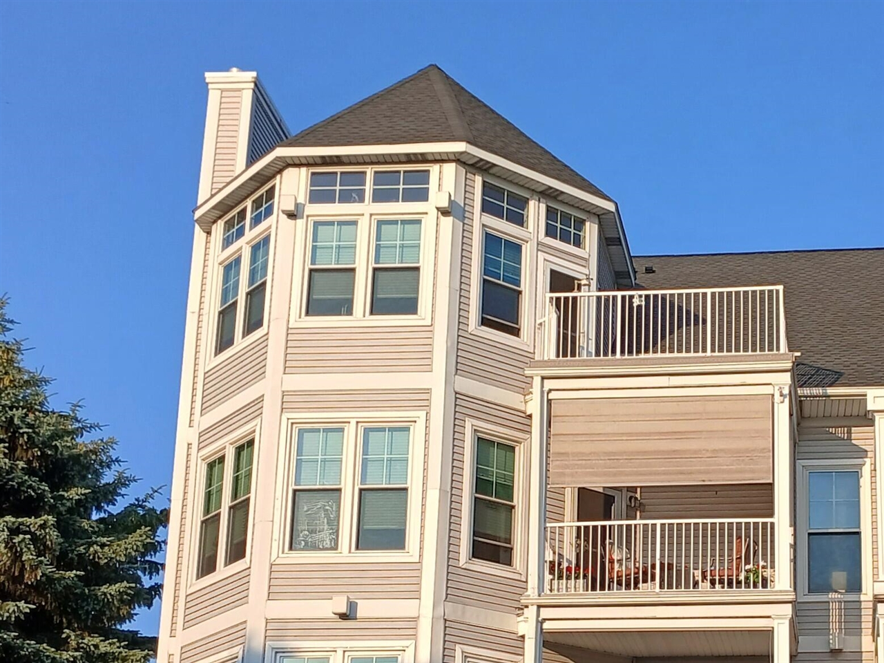 Homes for sale in Ludington, MI | 300 S Rath Ave #5, Ludington, MI 49431 | MLS# 70541488