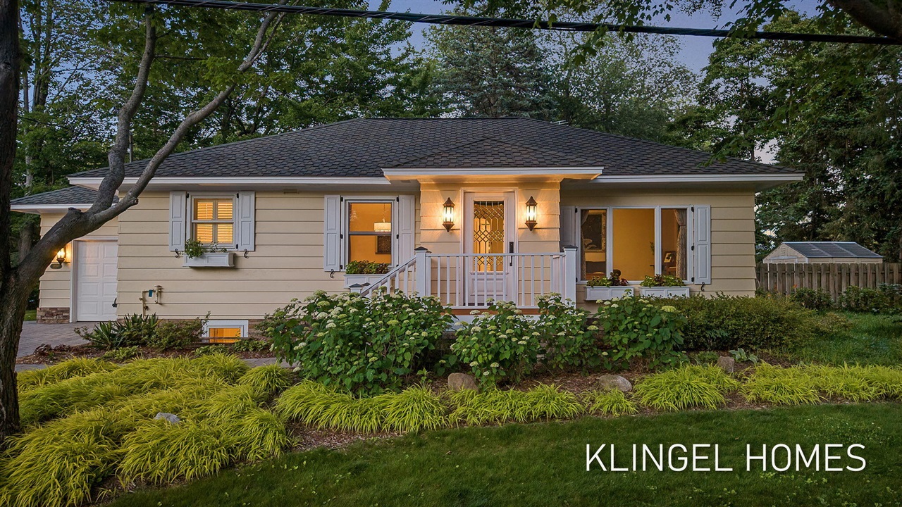 1st image of 17586 168th Ave, Spring Lake, MI 49456 | MLS# 70541532