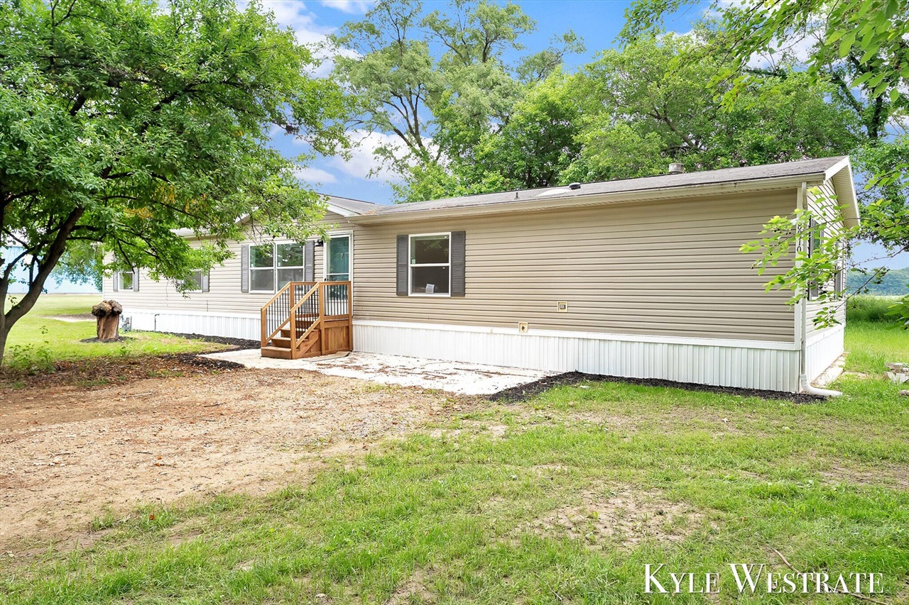 Homes for sale in Martin, MI | 1515 10th St, Martin, MI 49070 | MLS# 70541578