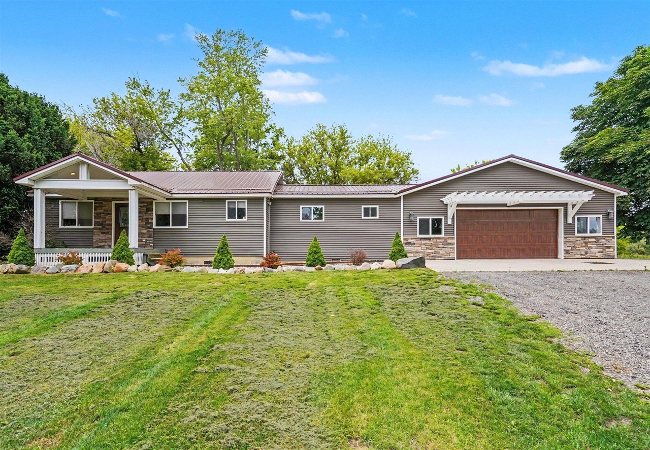 2nd image of 6129 Old State Rd, North Branch, MI 48461 | MLS# 70541719