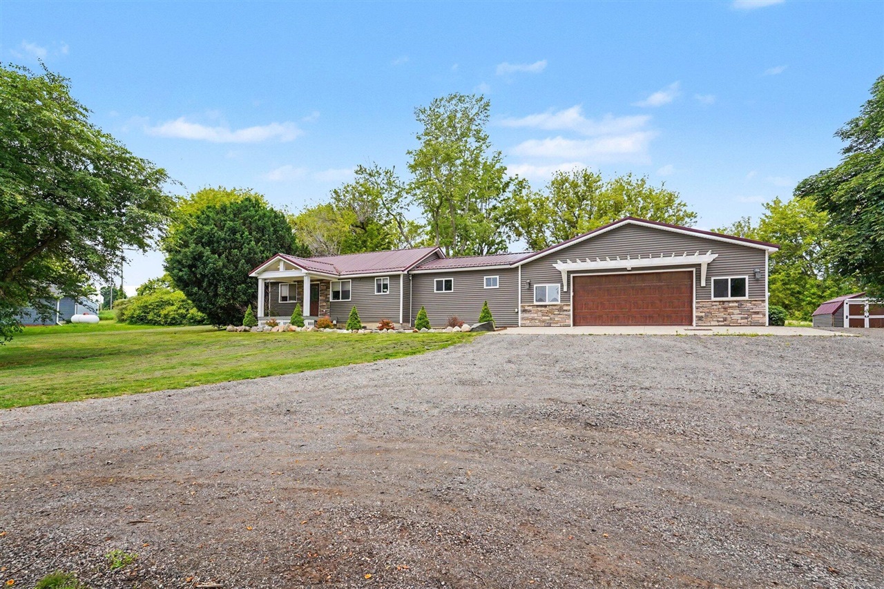 3rd image of 6129 Old State Rd, North Branch, MI 48461 | MLS# 70541719