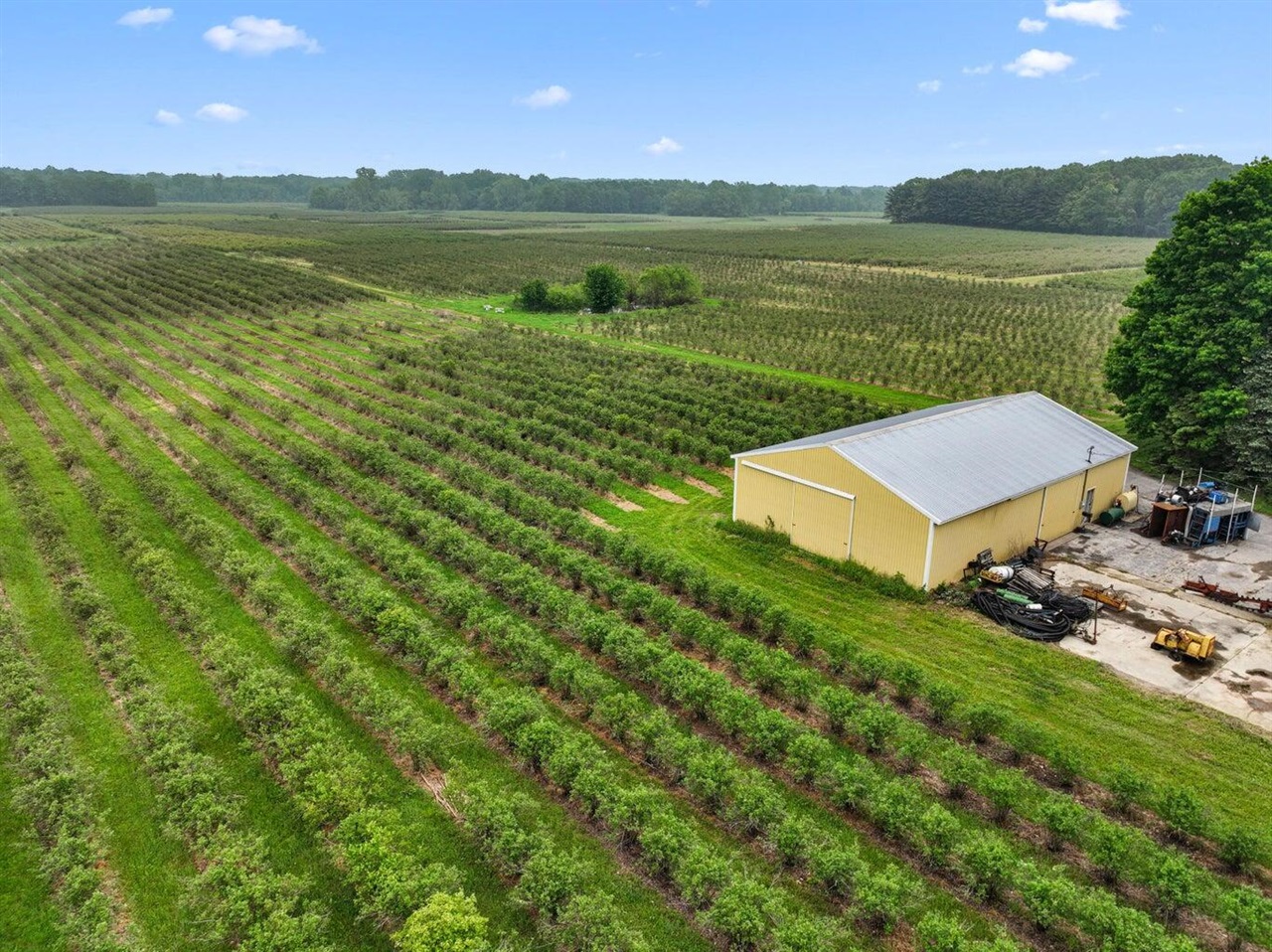 4th image of 2031 Lynch Rd, Benton Harbor, MI 49022 | MLS# 70541742