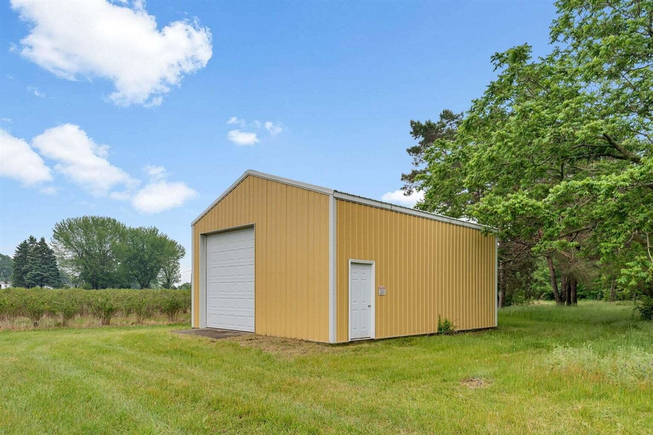6th image of 2031 Lynch Rd, Benton Harbor, MI 49022 | MLS# 70541742