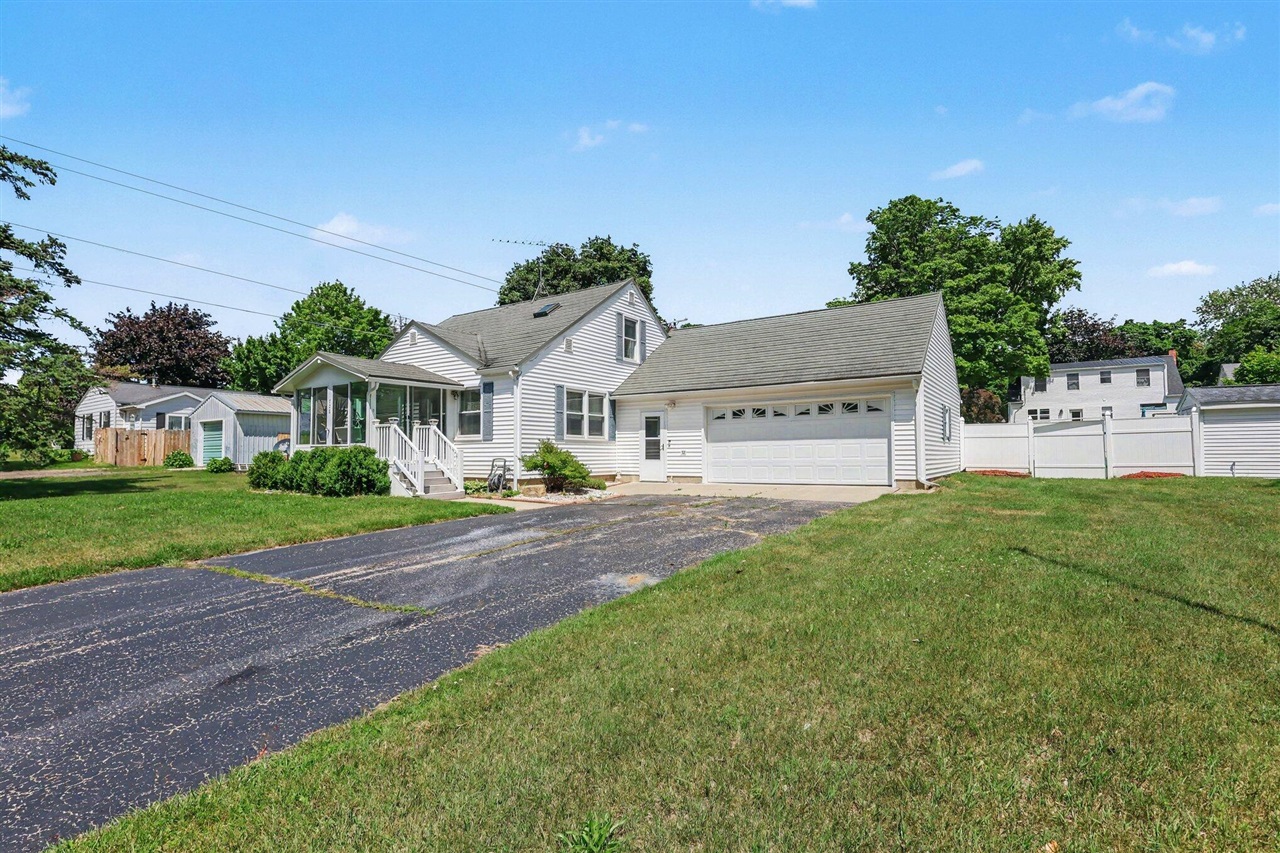 3rd image of 728 Ohio Ave, Fremont, MI 49412 | MLS# 70541816