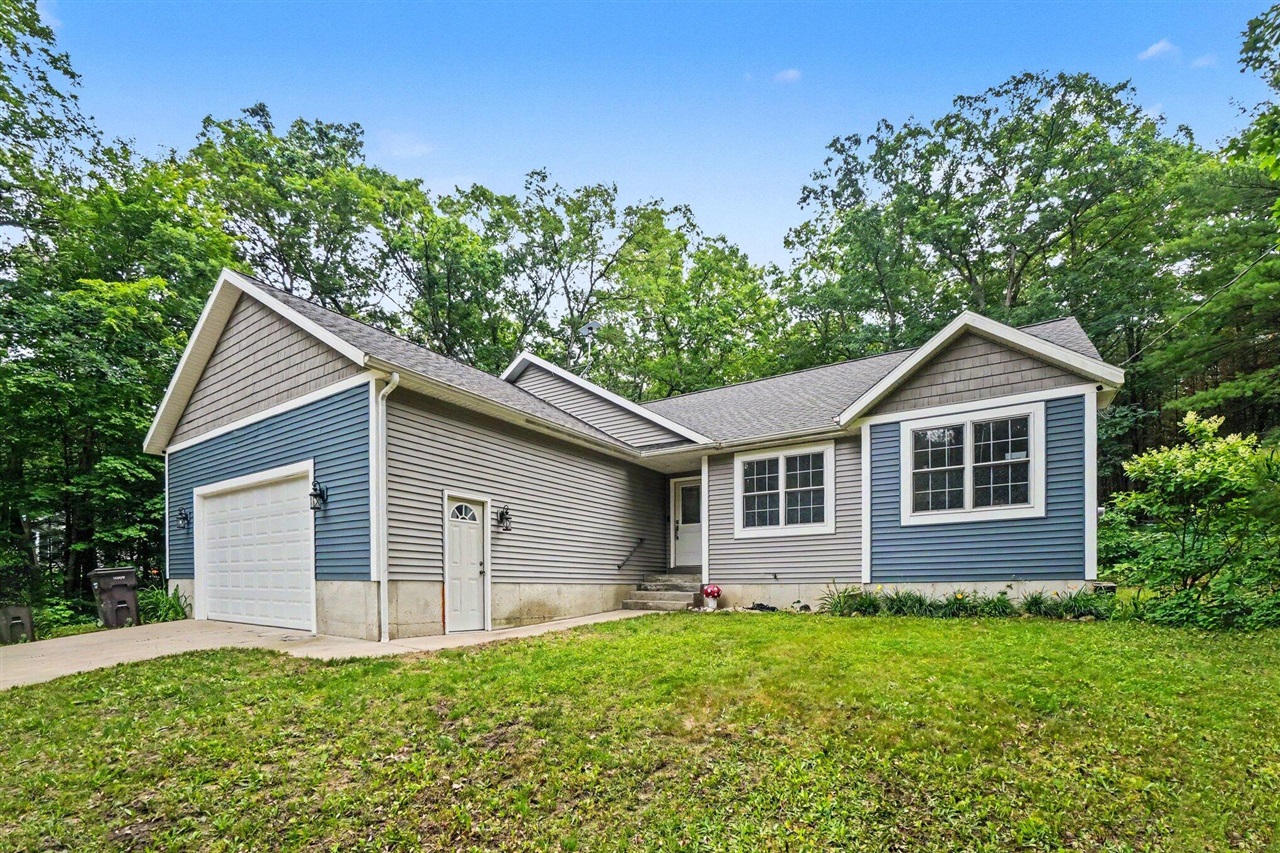 3rd image of 4260 Obenauf Rd, Twin Lake, MI 49457 | MLS# 70541890