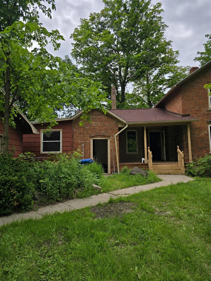 Homes for sale in Charlotte, MI | 8733 S Cochran Ave, Charlotte, MI 48813 | MLS# 70541947