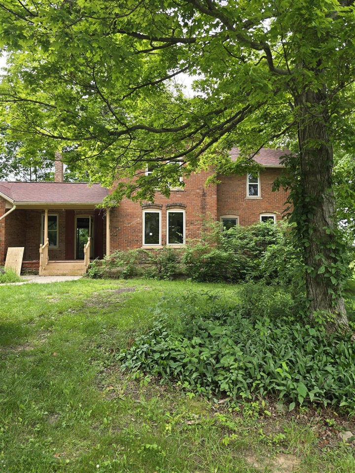 Homes for sale in Charlotte, MI | 8733 S Cochran Ave, Charlotte, MI 48813 | MLS# 70541947