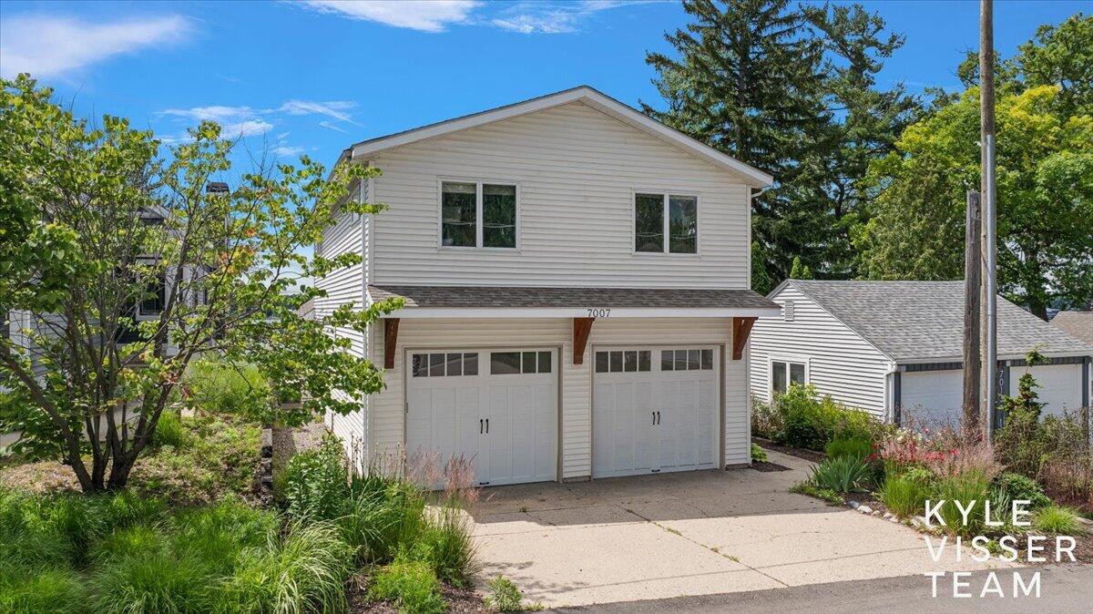 2nd image of 7007 Goldenrod Ave, Rockford, MI 49341 | MLS# 70541992