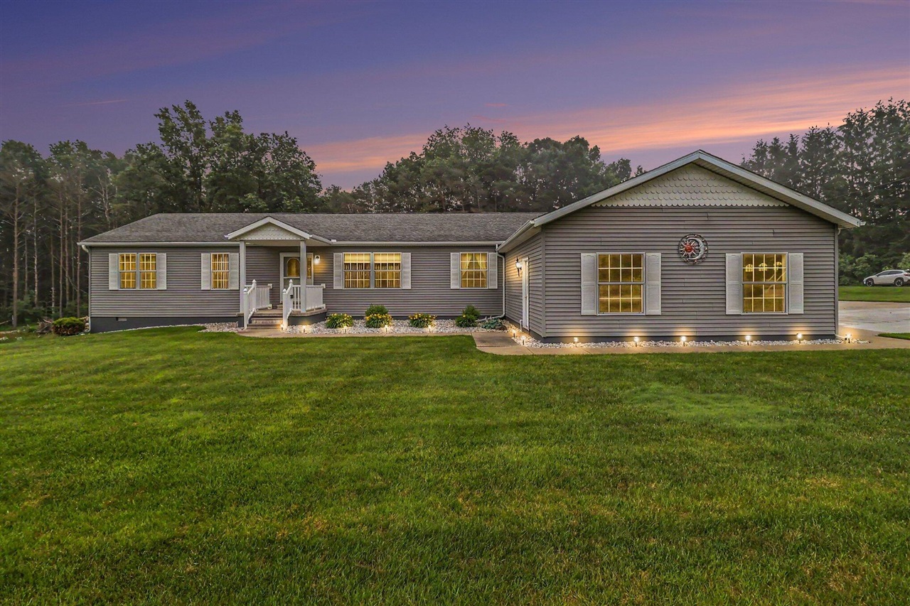 2nd image of 986 W Fox Farm Rd, Manistee, MI 49660 | MLS# 70542076