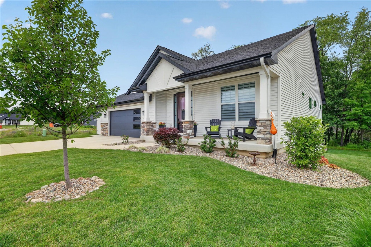 3rd image of 10597 Sharon Lee Ln, Portage, MI 49024-6817