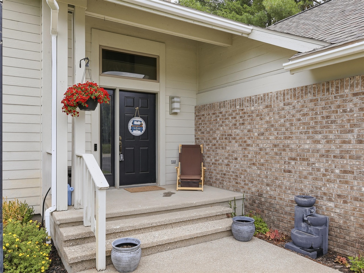 image of 9551 Clubhouse Dr, Stanwood, MI 49346 | MLS# 70542110
