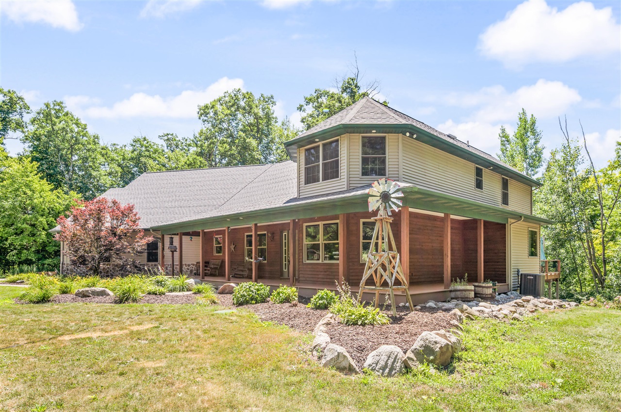 image of 10810 Ingersoll Dr, Howard City, MI 49329 | MLS# 70542133