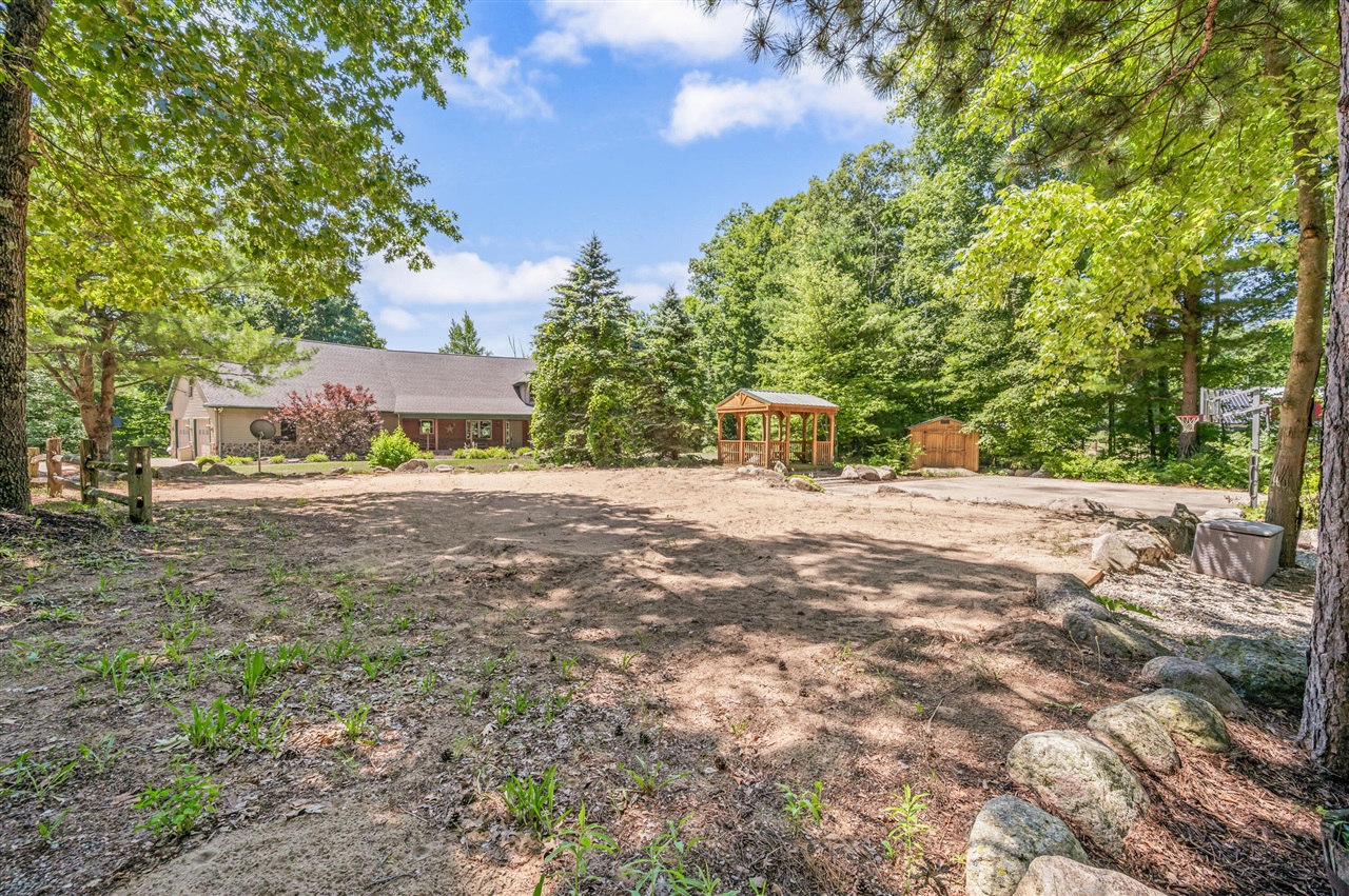 93rd image of 10810 Ingersoll Dr, Howard City, MI 49329 | MLS# 70542133