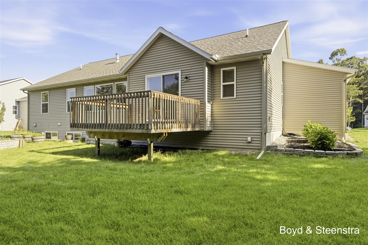 4th image of 13092 Boulderway Trl, Grand Haven, MI 49417 | MLS# 70542135