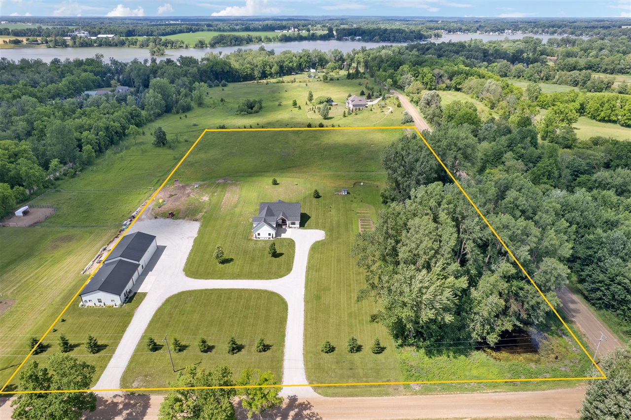 3rd image of 7062 Brooks Rd, Clarksville, MI 48815 | MLS# 70542176