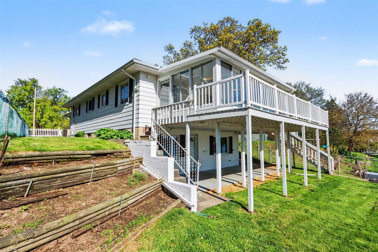 1st image of 468 W Crooked Lake Dr, Kalamazoo, MI 49009 | MLS# 70542310