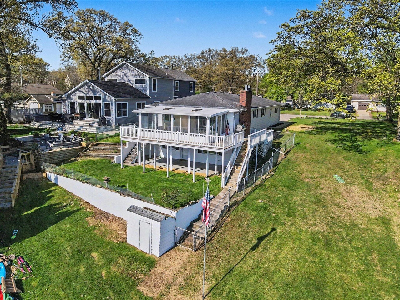2nd image of 468 W Crooked Lake Dr, Kalamazoo, MI 49009 | MLS# 70542310