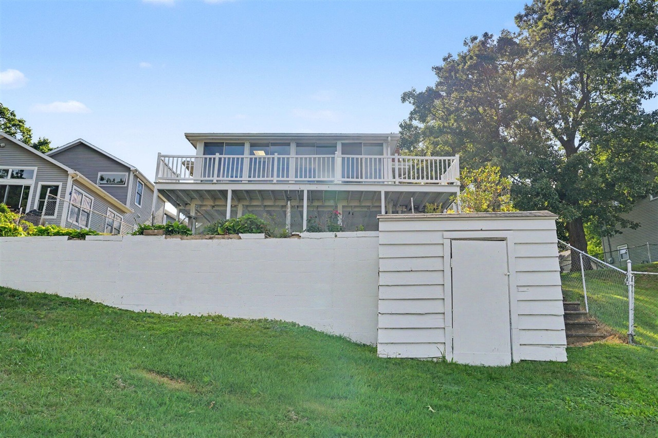 3rd image of 468 W Crooked Lake Dr, Kalamazoo, MI 49009 | MLS# 70542310