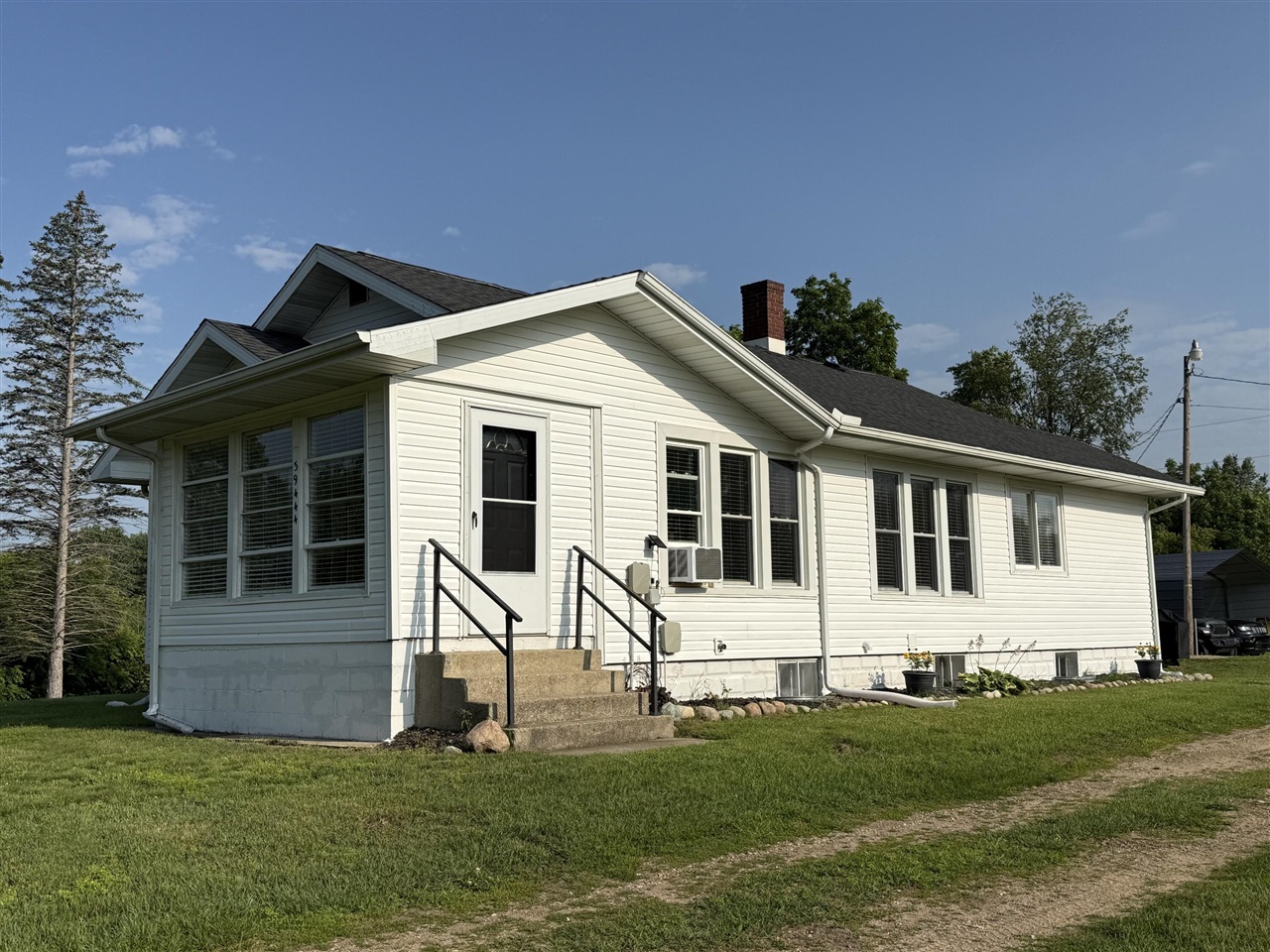 1st image of 39444 6th Ave, Bloomingdale, MI 49026 | MLS# 70542318