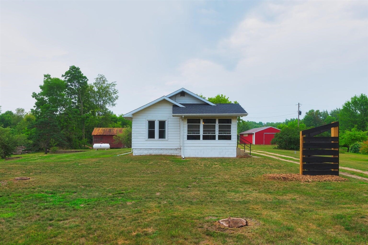 2nd image of 39444 6th Ave, Bloomingdale, MI 49026 | MLS# 70542318