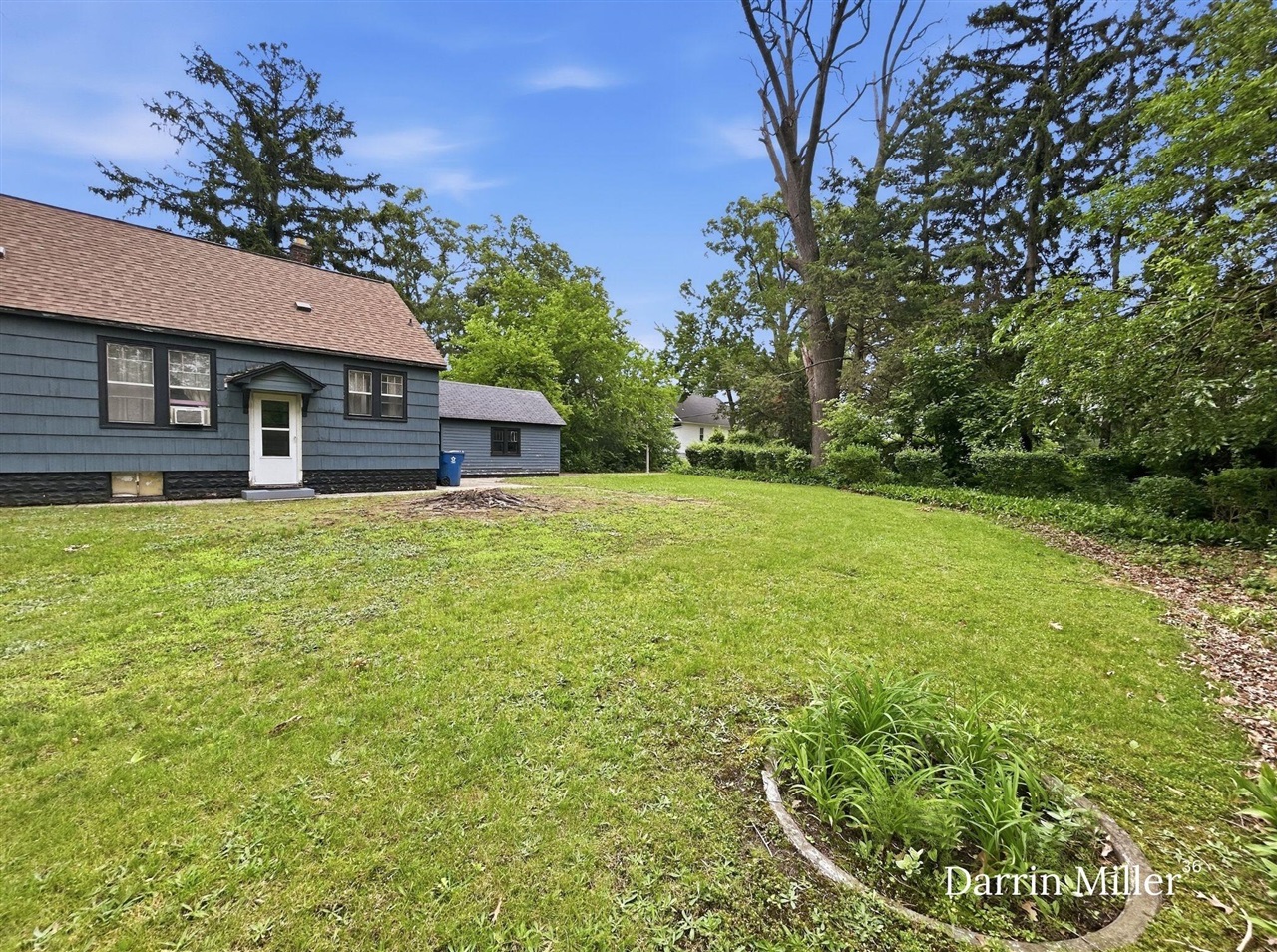 3rd image of 2508 Ninth St, Muskegon, MI 49444 | MLS# 70542409