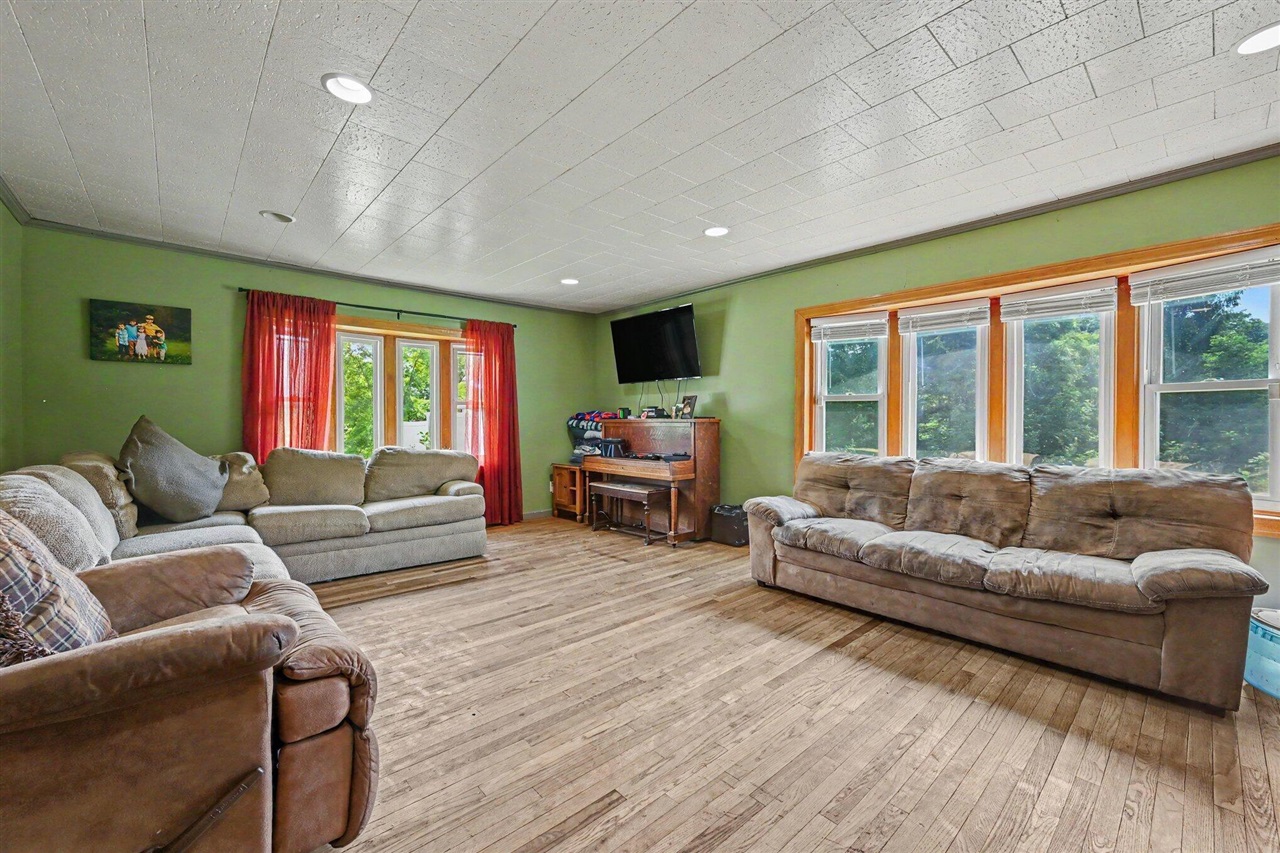3rd image of 59293 Roberts Rd, Three Rivers, MI 49093 | MLS# 70542427