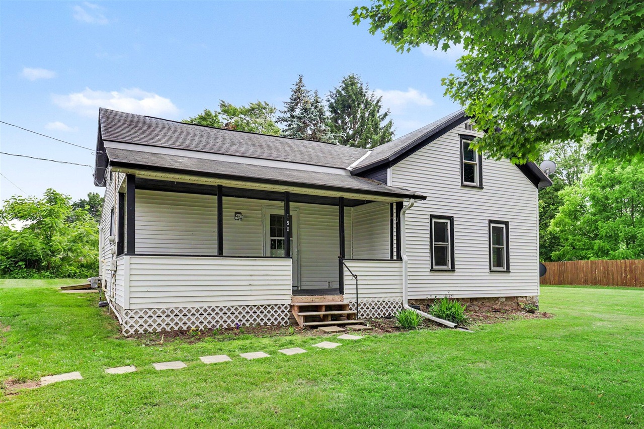 3rd image of 190 E Cross St, Clarksville, MI 48815 | MLS# 70542437